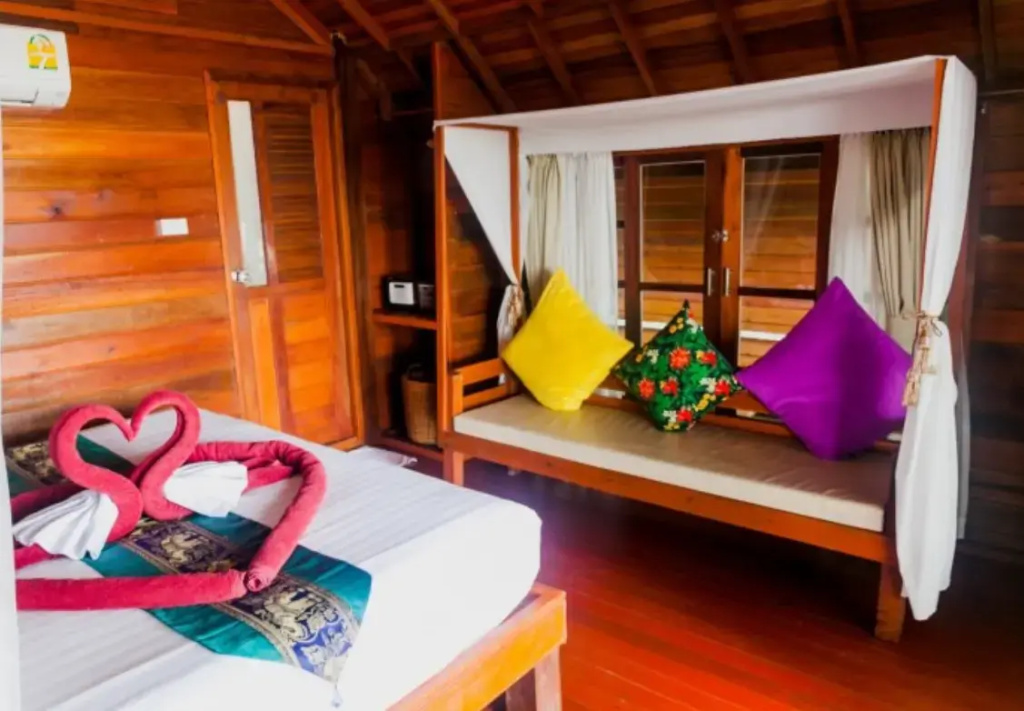 Deluxe Plus Air-Conditioned Double SeaBreeze Bungalow (full double bed)