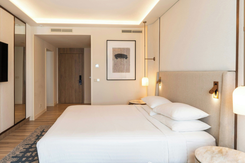 2 Bedrooms Suite with city view