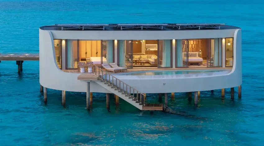 2 Bedrooms Grand Overwater Pool Villa