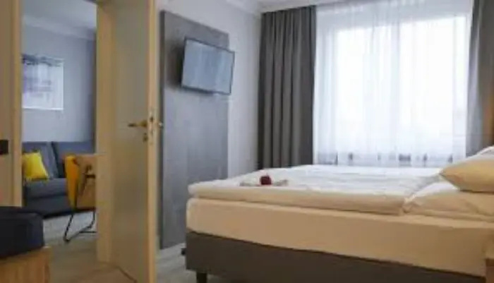 Double Suite (twin beds)