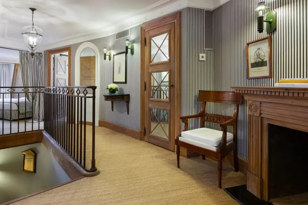 Le Dokhan’s Paris Arc de Triomphe, a Tribute Portfolio Hotel 70