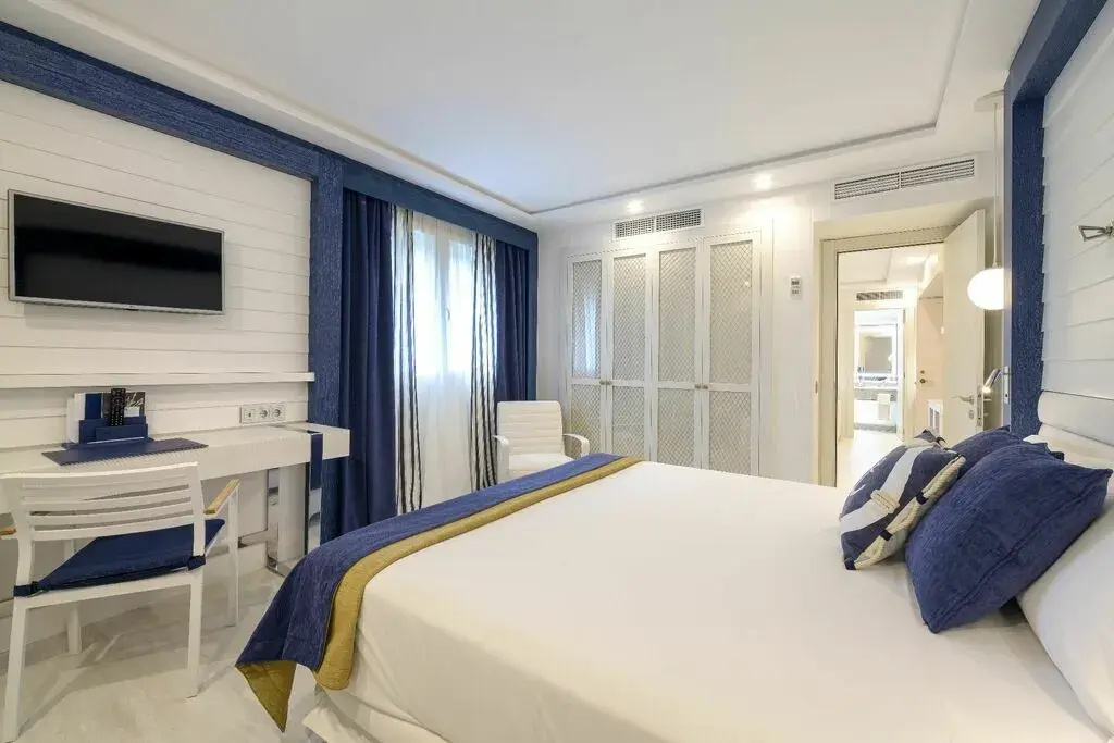 Double Junior Suite (twin beds)