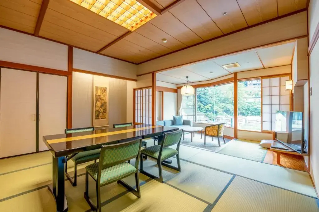 Deluxe Family room