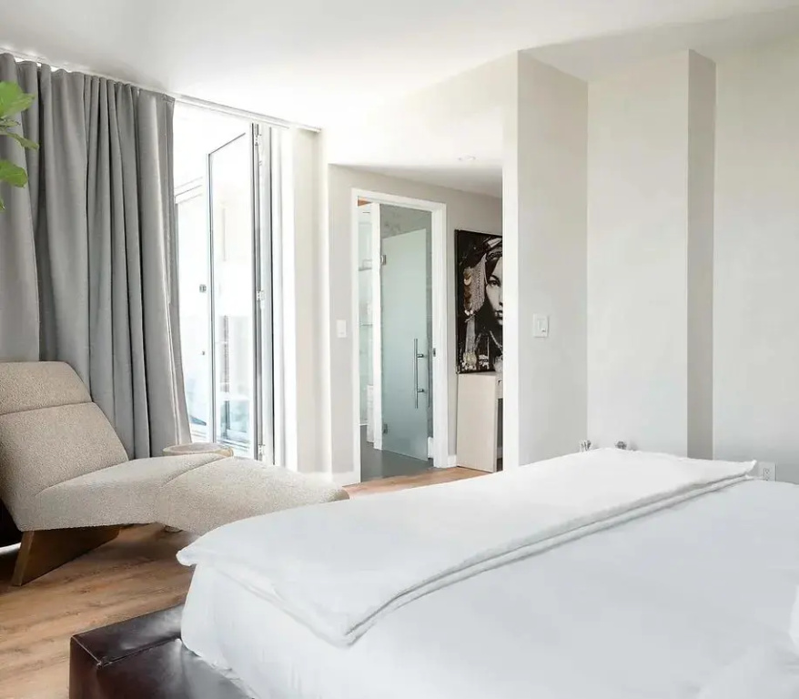 Double Penthouse (full double bed)