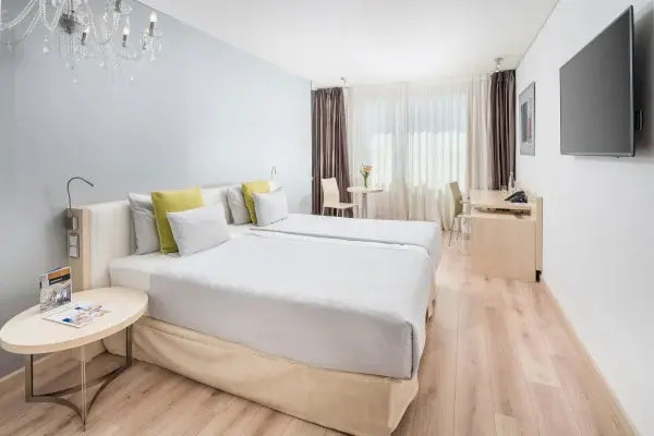 Double abba room (full double bed)