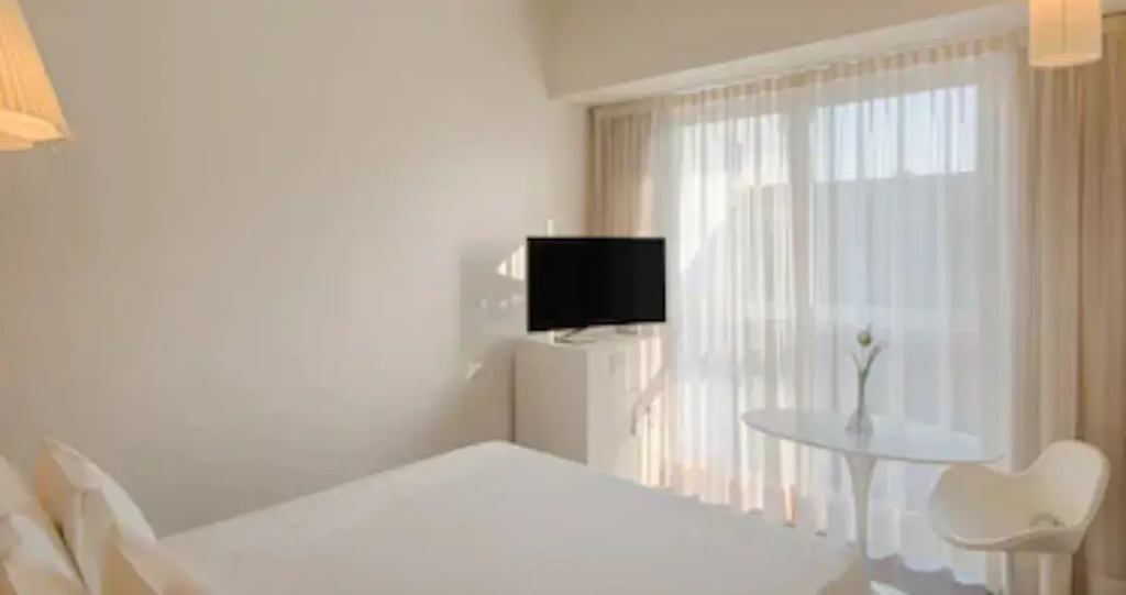 Nhow Double room (twin beds)
