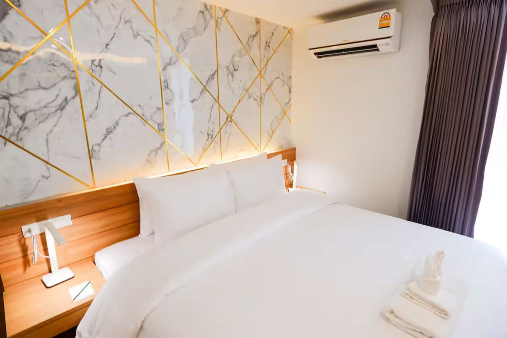 Executive Double room (full double bed)