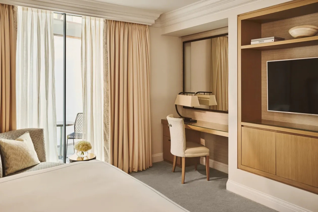 Courtyard Double room with balcony (full double bed)