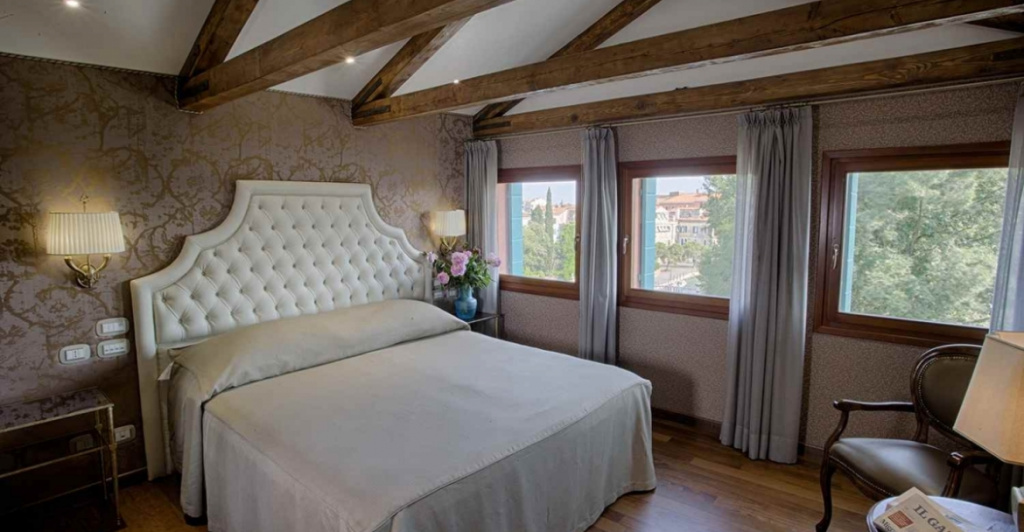 Superior Double Suite (twin beds)