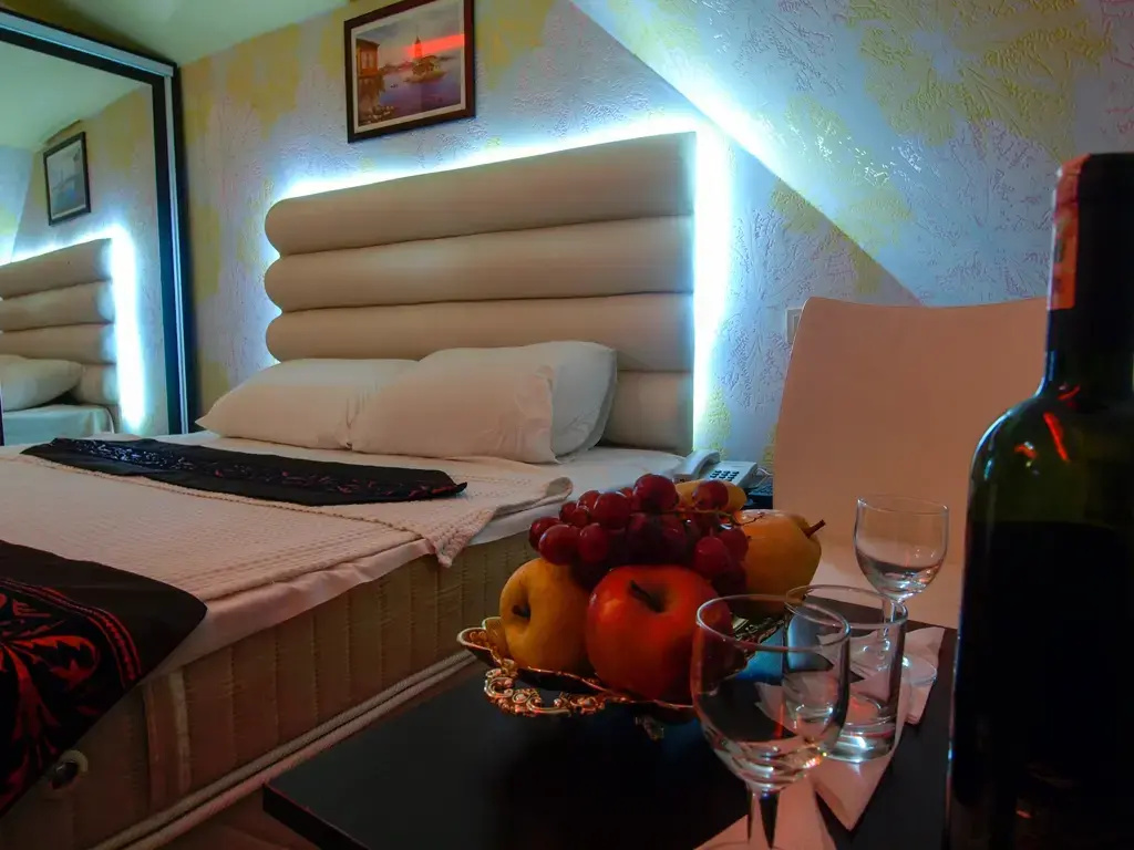Double room (full double bed)