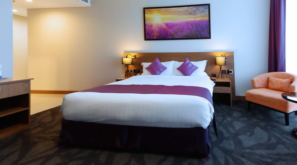 Двухместный номер Deluxe с видом на Бурдж-Халифа двуспальная кровать в Park Regis Business Bay