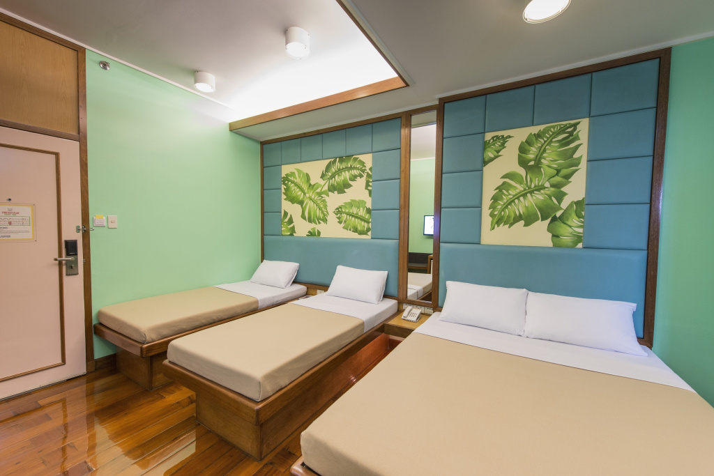 Standard Triple room