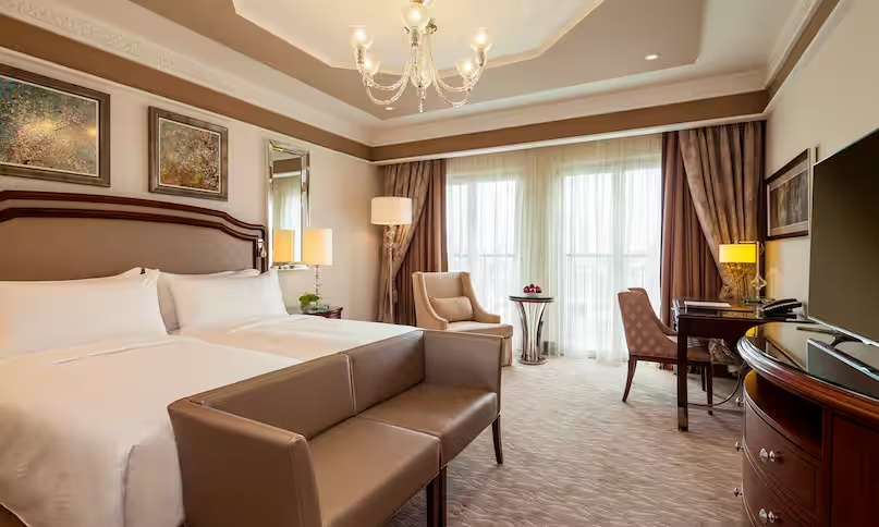 Grand High Floor Double room with balcony (full double bed)