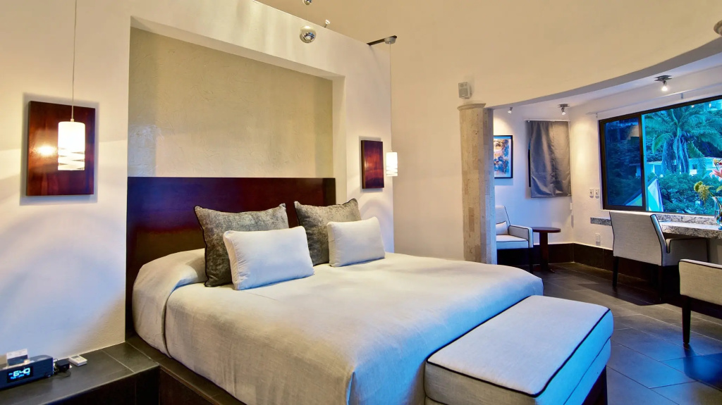 Cupula Double Suite (full double bed)