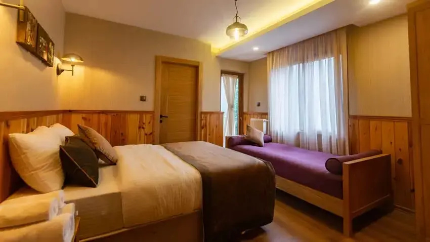 Corner Triple room