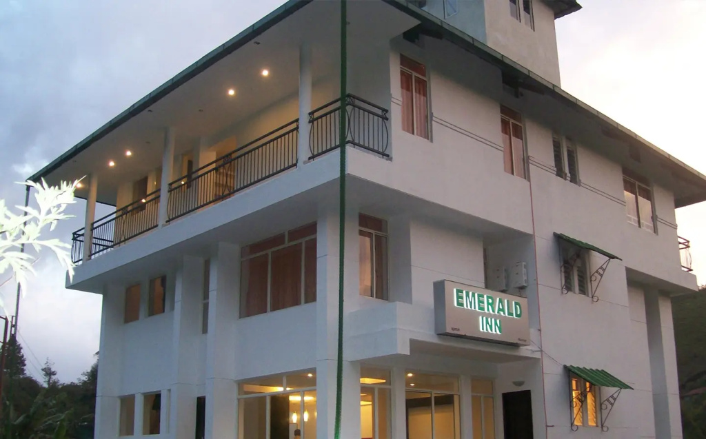 OYO 2817 Hotel Emerald Inn