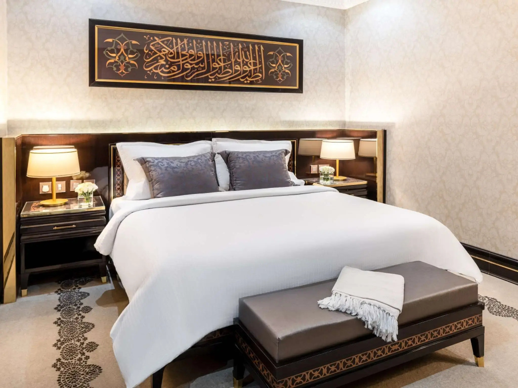Royal Panoramic Haram View Suite