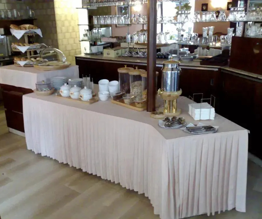 Food & Beverage