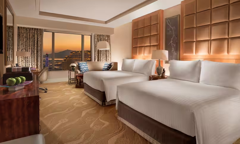 Deluxe Quadruple room with Eiffel Tower view