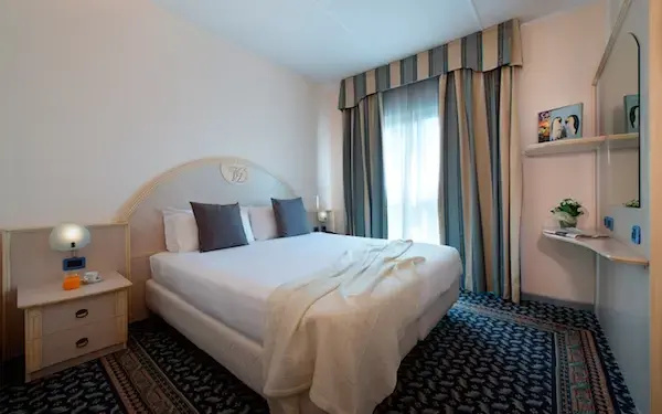 Double Junior Suite (full double bed)
