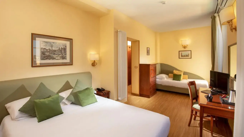 Triple room