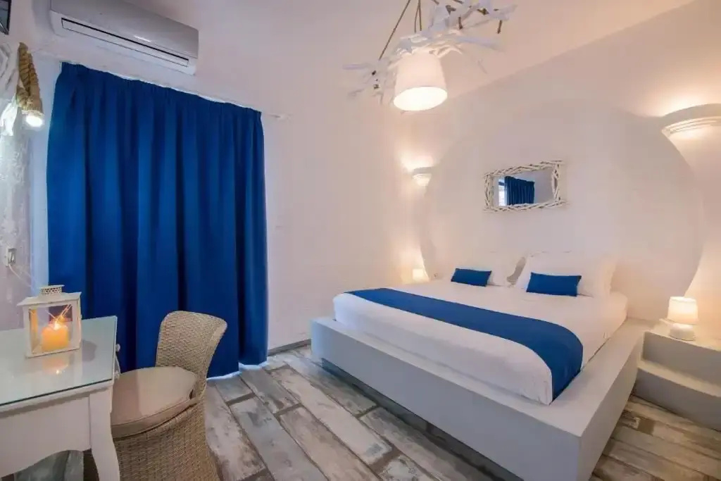 Standard Suite with pool view