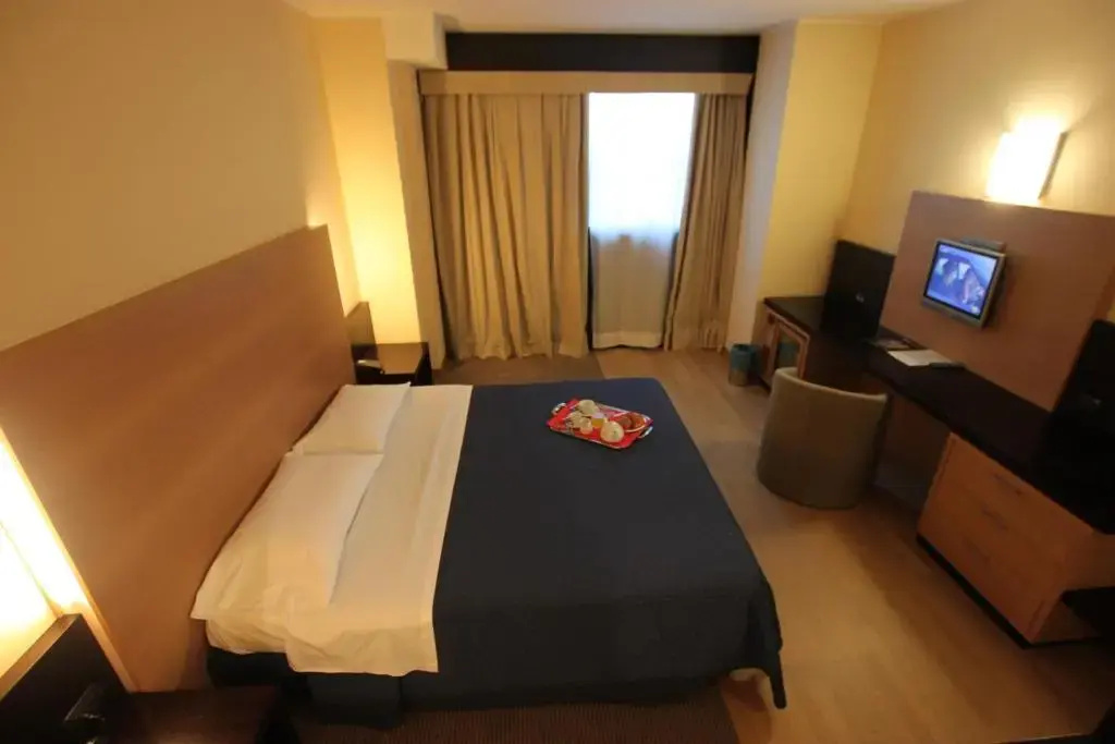 Double room (full double bed)