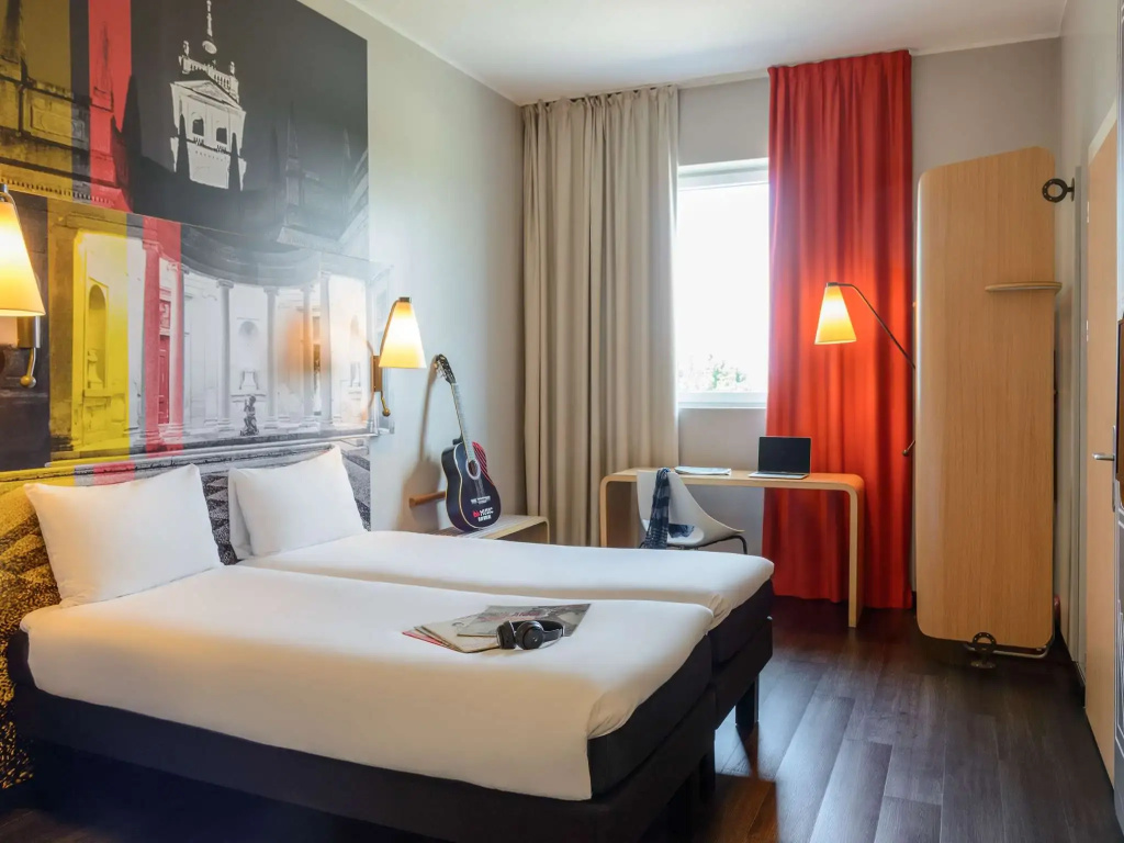 Ibis Milano Fiera Room Type - TWIN WITH DOUBLE BED