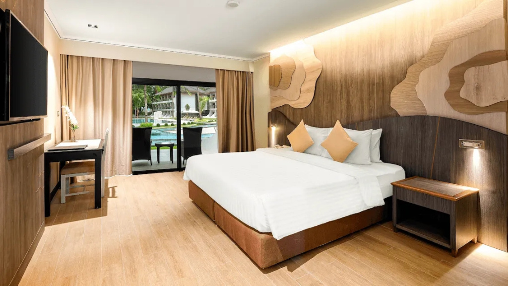 Deluxe Pool Side Double room (twin beds)