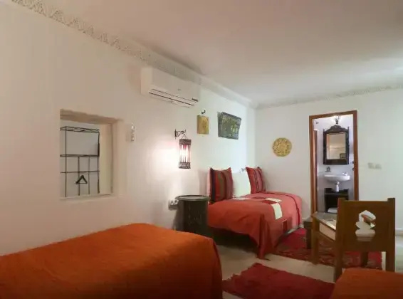 Deluxe Double room (full double bed)