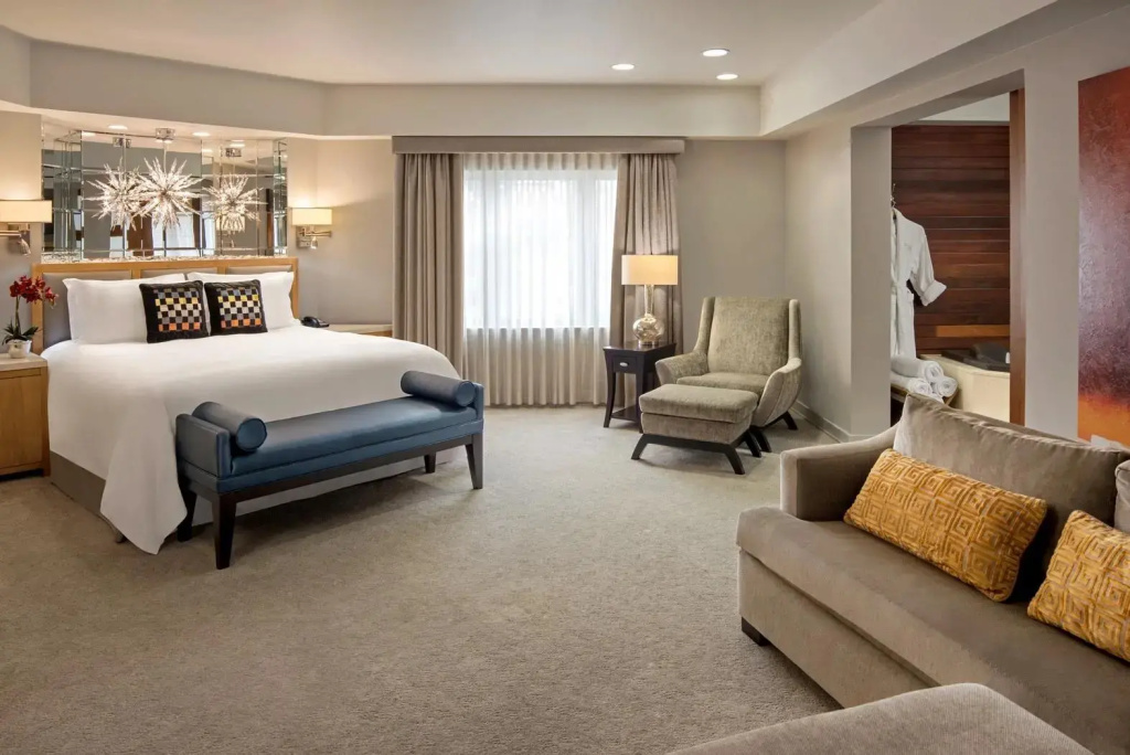 Crystal Double Suite (full double bed)