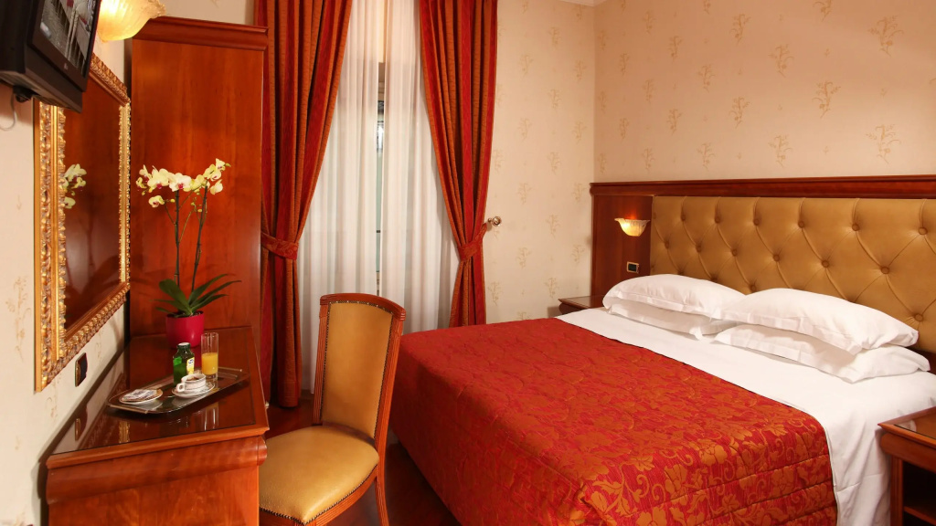 Standard Double room (full double bed)