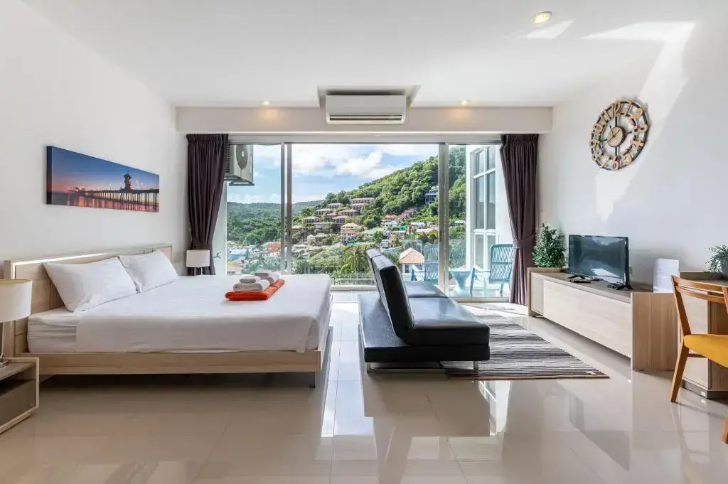 Chic Condo Karon by RESAVA - Chambres