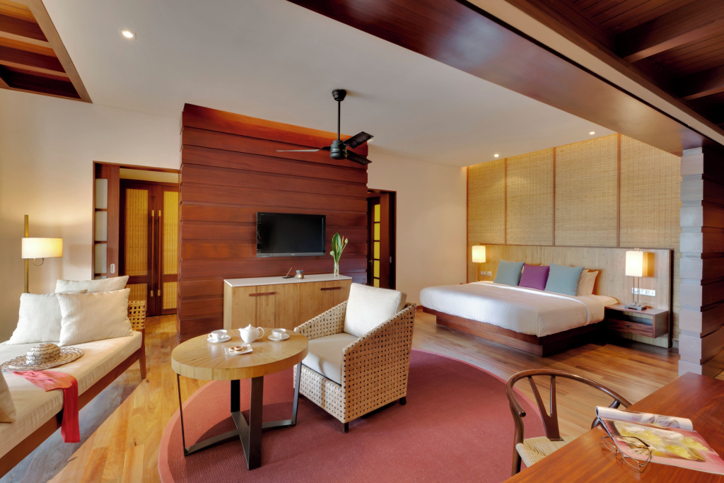 Luxury Disabled Friendly Double Pool Suite (full double bed)