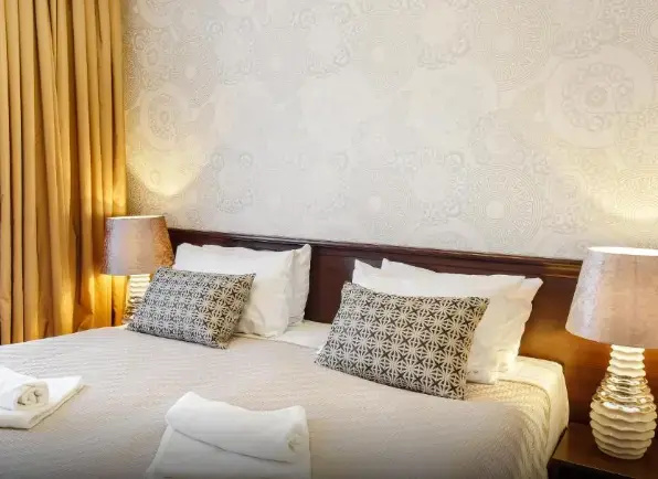 Double room (full double bed)