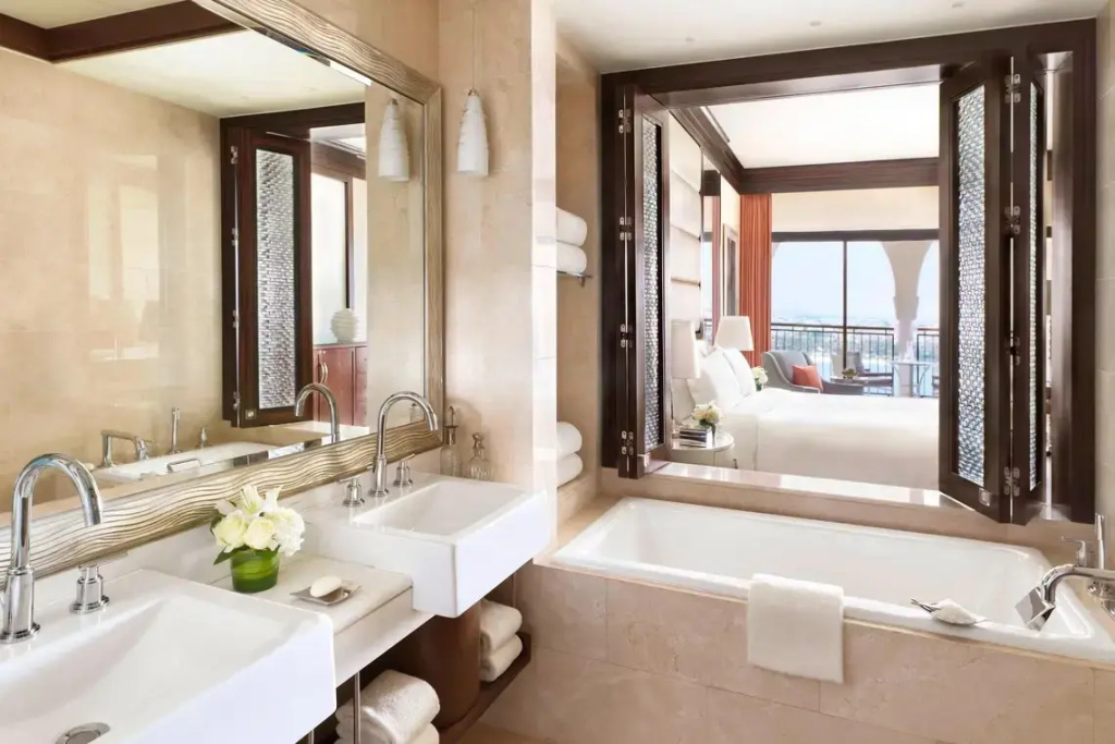 The Ritz-Carlton Abu Dhabi, Grand Canal Hotel - Chambres