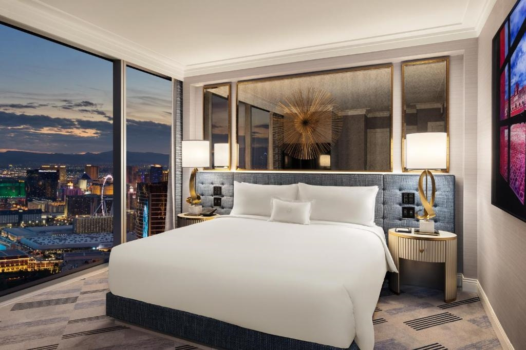 Executive Best View Double Suite with mountain view (full double bed)