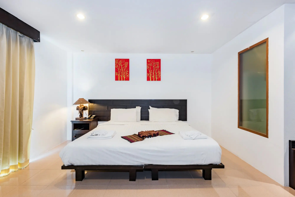 Superior Double room with balcony (full double bed)