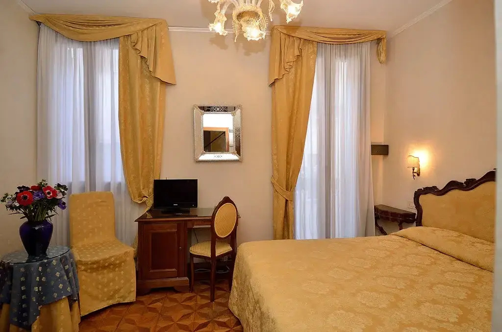 Standard Double room (twin beds)