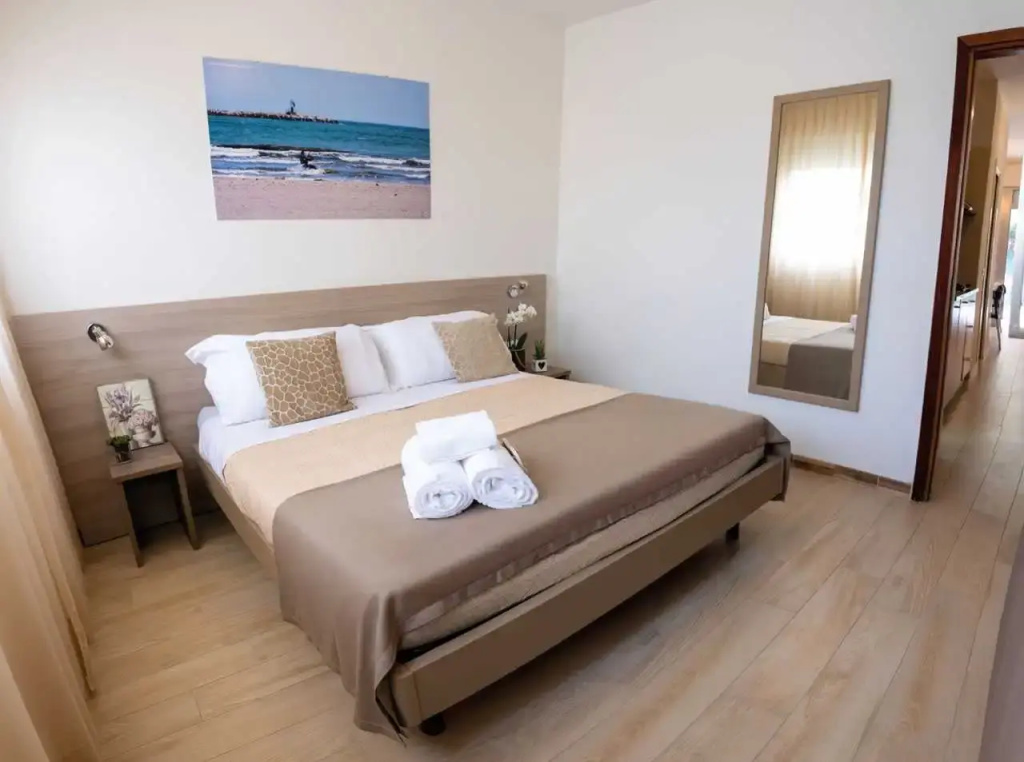 2 Bedrooms Apartment