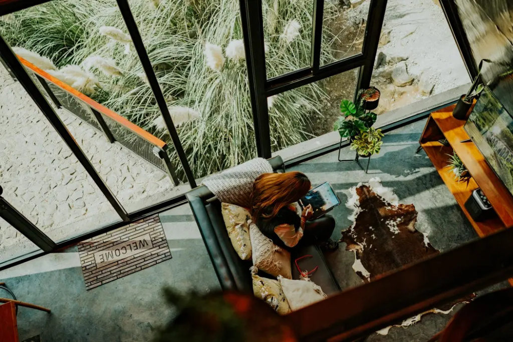 Triangular Loft with mountain view