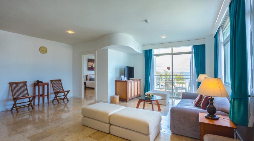 Residence c 1 комнатой с видом на океан в Waterfront Suites Phuket by Centara
