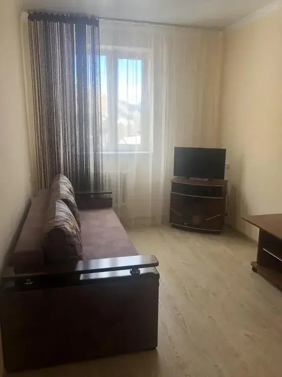 2 Bedrooms Family room