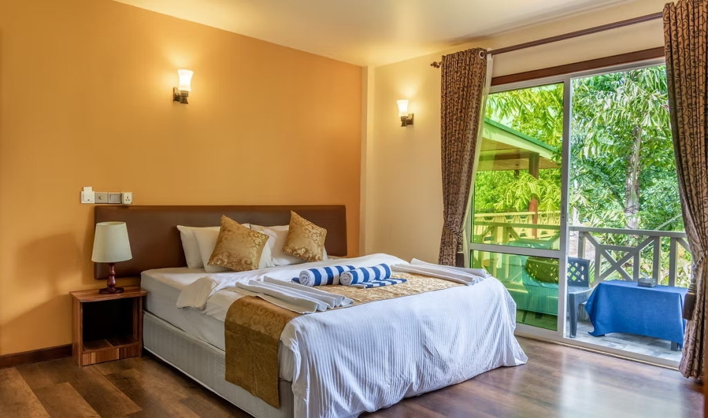 Double room with sea view (full double bed)