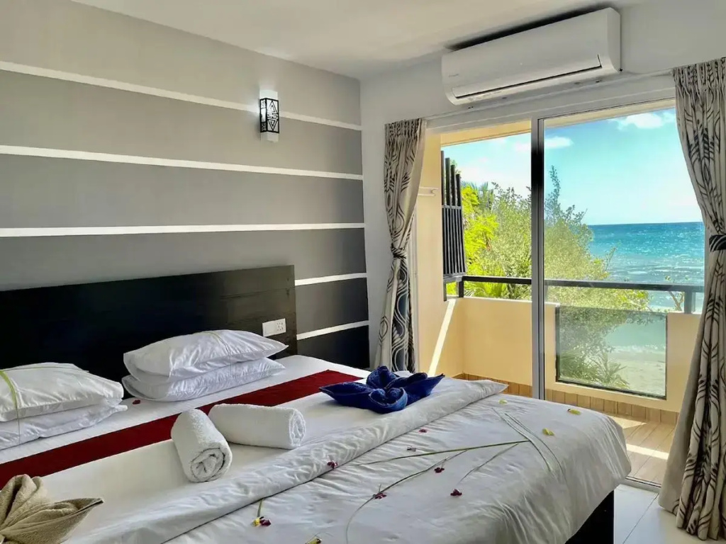 Crown Beach Hotel Maldives — фото