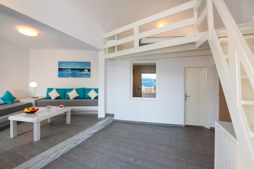 Double Suite with caldera view (full double bed)