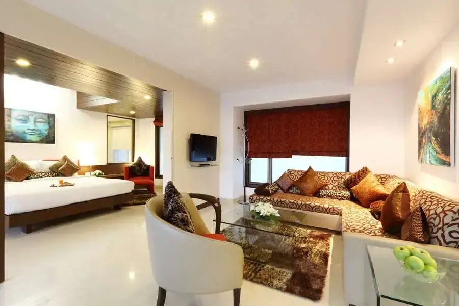 Designer Double Suite full double bed
