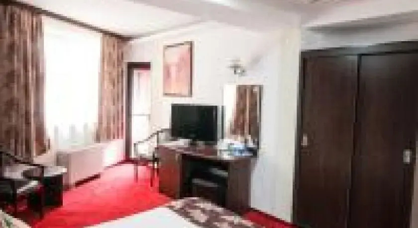 Double room (full double bed)