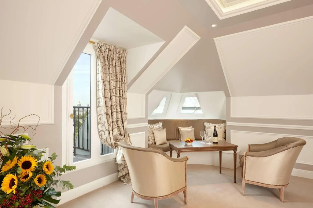 Hotel Regina Louvre 95
