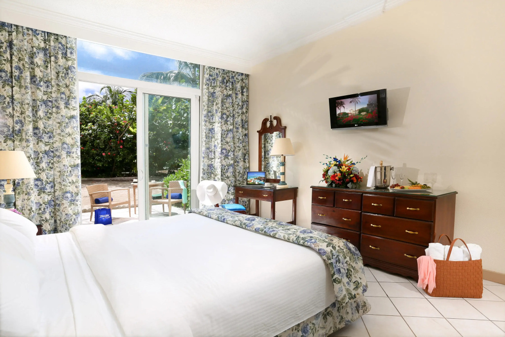 Patio Double room with garden view (full double bed)